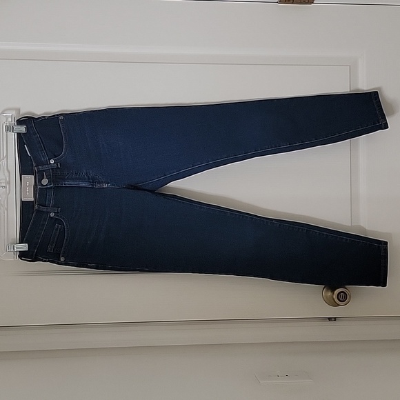 Everlane, Size 26. Ankle, Mid Rise Jeans, Dark Wash, GUC - Picture 8 of 12